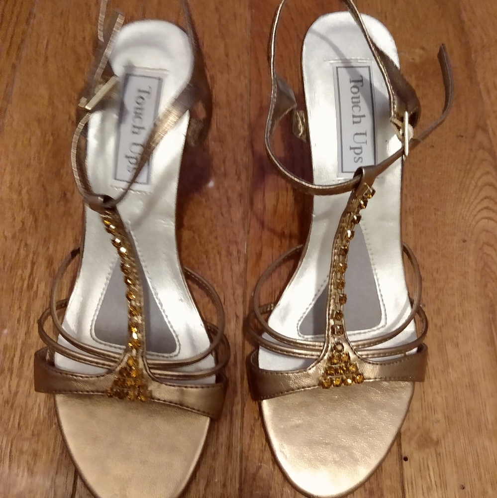 Heels - Picture 3 of 3
